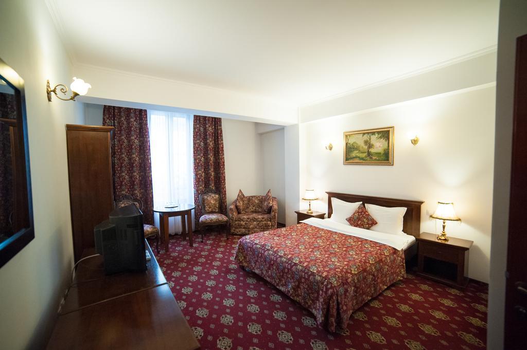 Vila Royal Hotel Bacău Værelse billede