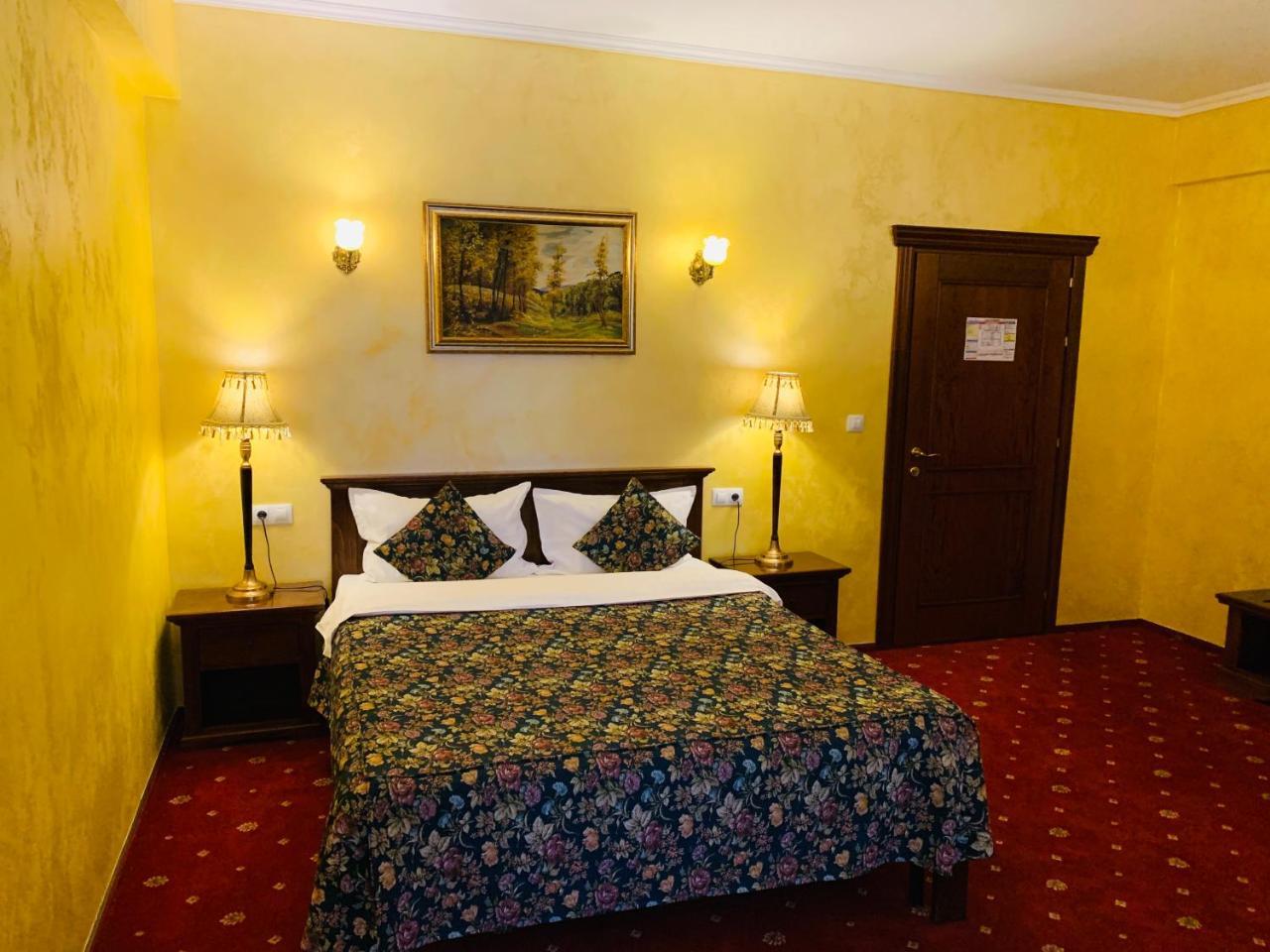 Vila Royal Hotel Bacău Eksteriør billede